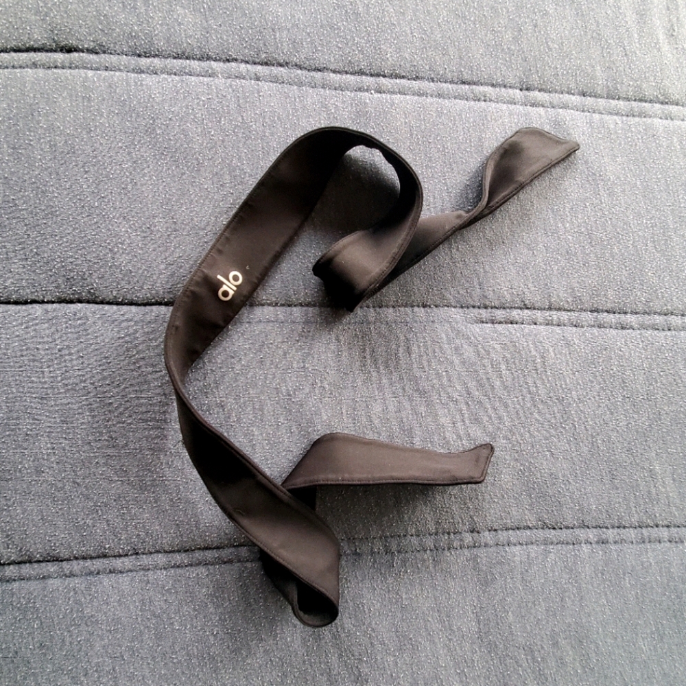 Alo Yoga hair tie band